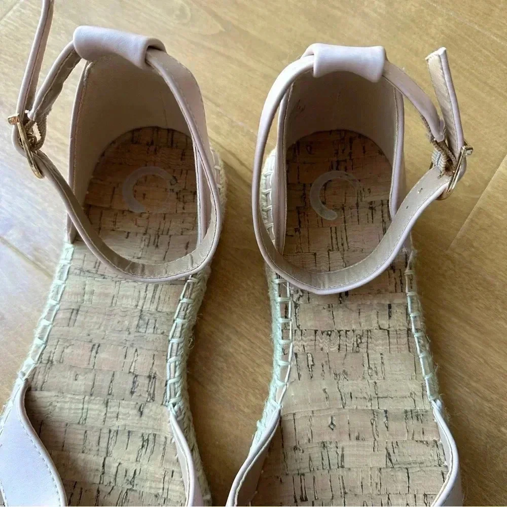Journee Collection are comes buckle